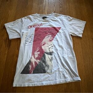 Ezekiel Graphic T-Shirt Medium M White Red Photo Print Skate Surf Streetwear Y2K